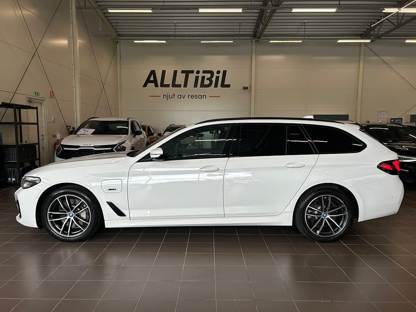 Bild 4 av BMW 530e xDrive Touring M-Sport AUT Kamera/Skinn/Navi