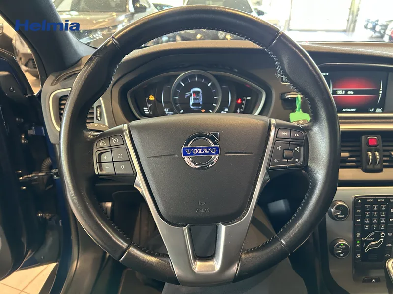 Bild 9 av 13 – Volvo V40 Cross Country D2 Ocean R Business E Ocean Race