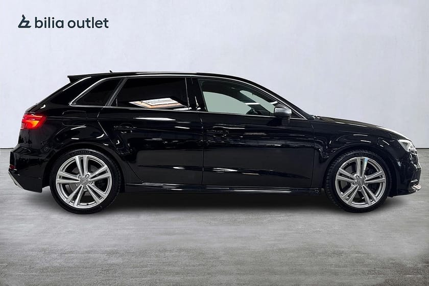 Bild 5 av Audi S3 Sportback 2.0 TFSI quattro S Tronic 310hk Cockpit B&O