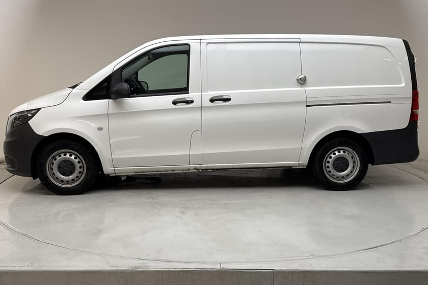 Bild 2 av Mercedes-Benz Vito 116 CDI 3.0t W640 (163hk) Verkstadsinredning