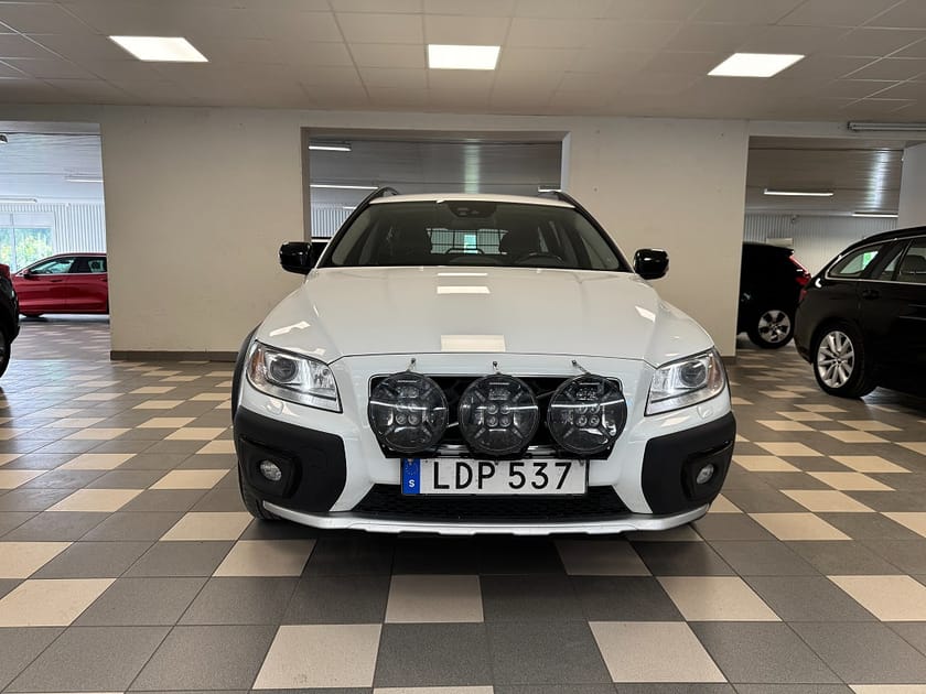 Bild 3 av Volvo XC70 D4 AWD Geartronic Sport Helskinn VOC 181 Hk VOC Drag