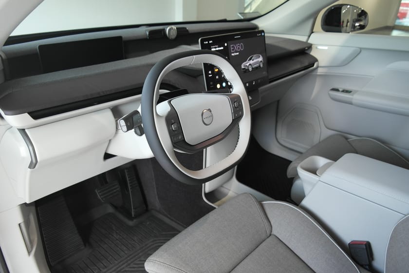 Bild 4 av Volvo EX60 P10 AWD (Test Vehicle) Ultra