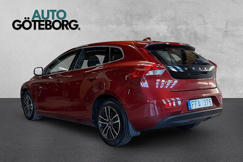 Bild 4 av Volvo V40 D2 Momentum Fullservad Välvårdad VOC Värmare