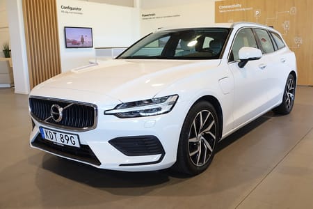 Volvo V60 T8 Twin Engine 392hk AWD Momentum Advanced | Skinn |