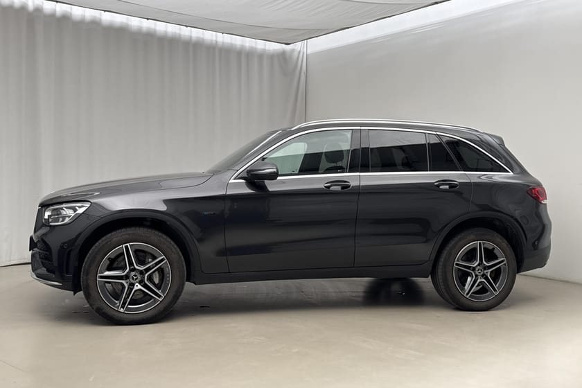 Bild 2 av Mercedes-Benz GLC 300 e 4MATIC (333hk) AMG Line GPS Burmester