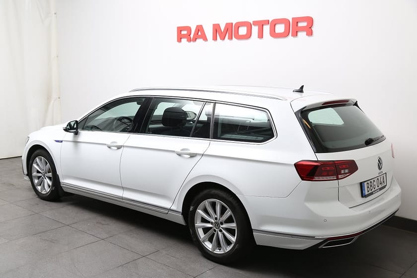 Bild 4 av Volkswagen Passat Sportscombi GTE Plug-in 218hk DSG Motorv Extraljusramp