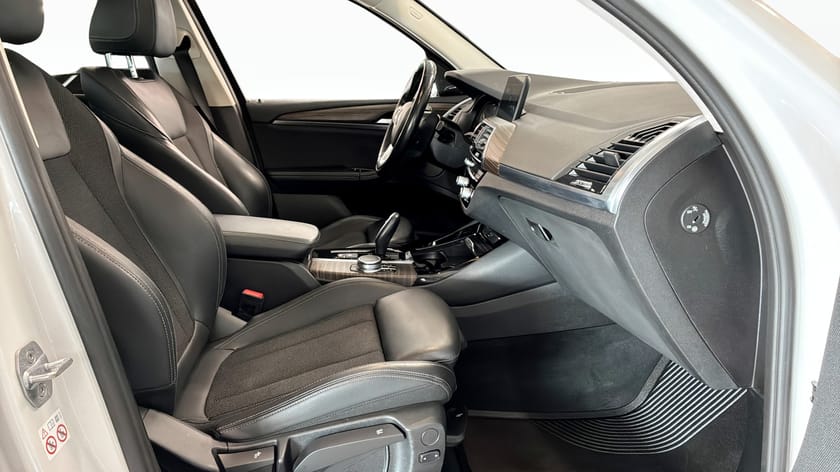 Bild 3 av BMW X3 xDrive30e NYSERVAD-RÄNTEKAMPANJ 3,95% PANO-DRAG