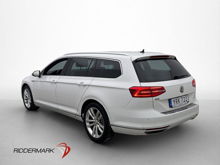 Bild 2 av Volkswagen Passat Variant GTE 218hk Cockpit Pano Skinn 360° Navi