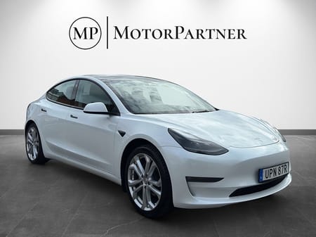 Tesla Model 3 Long Range AWD 498HK Värmepump Autopilot Pano MOMS