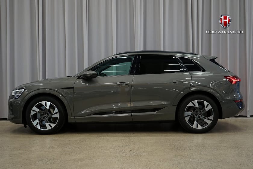 Bild 1 av Audi Q8 50 e-tron quattro S line Drag Pano B&O 360 Carplay