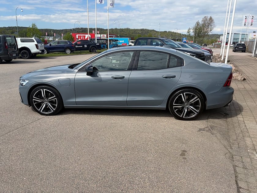 Bild 3 av Volvo S60 T8 TwinEngine AWD, R-Design, H&K, Panorama, Nav, Läder