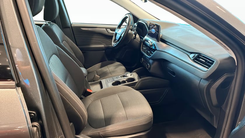 Bild 3 av Ford Kuga Plug-In Hybrid TITANIUM 2.5 FWD 225HK CVT PL från 3995kr/mån