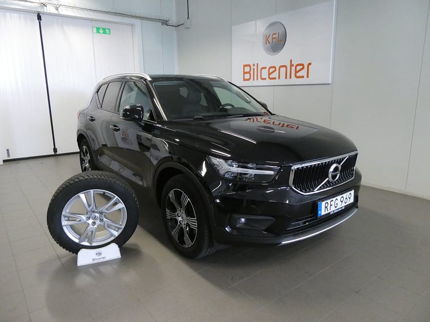 Bild 1 av Volvo XC40 B4 AWD Skinn-H&K-Drag-Värmare-Kamera-Navi-SoV