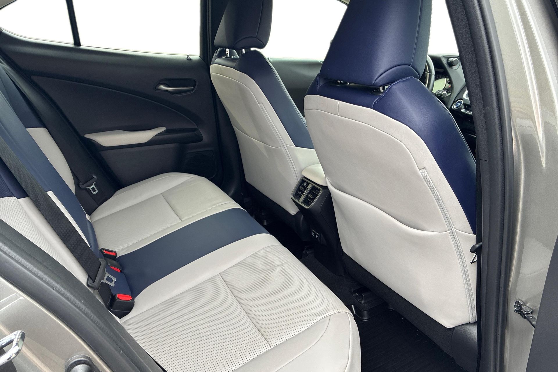 Lexus UX 2019, bild 7/10