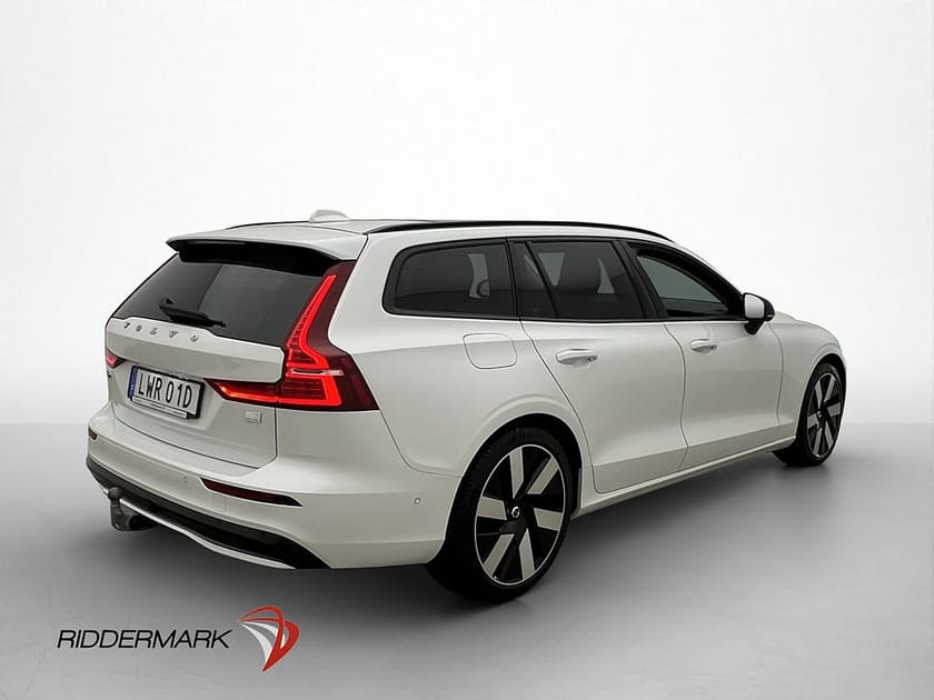 Bild 5 av Volvo V60 Recharge T8 AWD Ultimate Dark Pano H/K Drag HUD