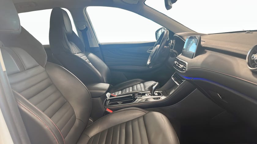 Bild 3 av MG EHS PHEV | LUXURY 258 HK | 360-kamera 3,95% RÄNTA