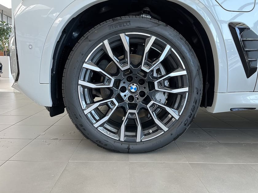 Bild 4 av BMW X5 xDrive50e 2,95%ränta M Sport 21" Innovation H/K Drag