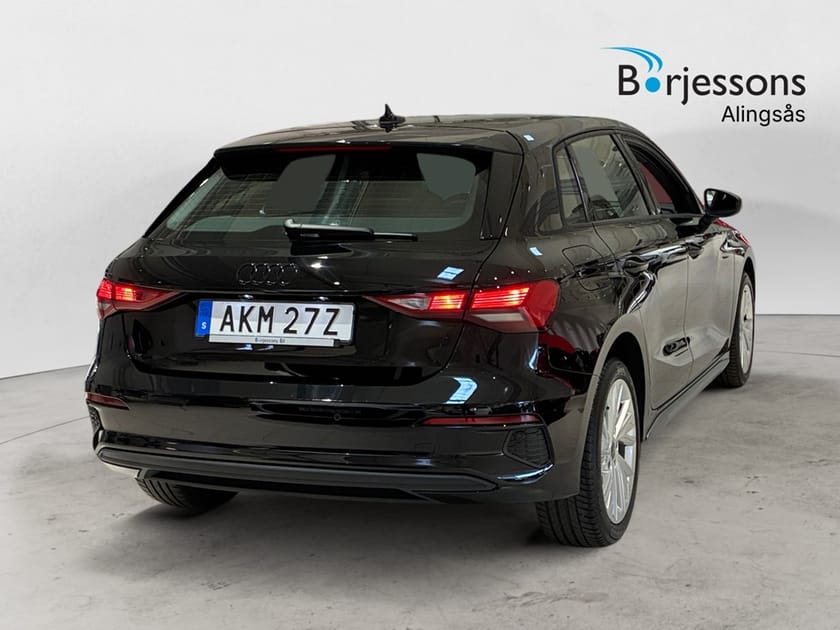 Bild 3 av Audi A3 Sportback 35 TFSI S Tronic Svarta ringar/17 tum fälgar