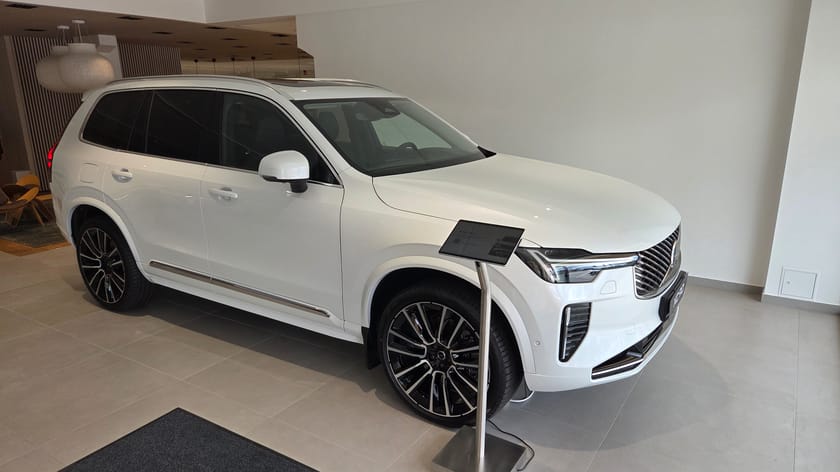 Bild 1 av Volvo XC90 T8 Plug-In Hybrid AWD Ultra