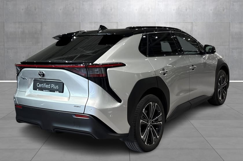 Bilde 5 av Toyota bZ4X AWD Execuitve Bitone, glasstak, skinn, kamera, navi