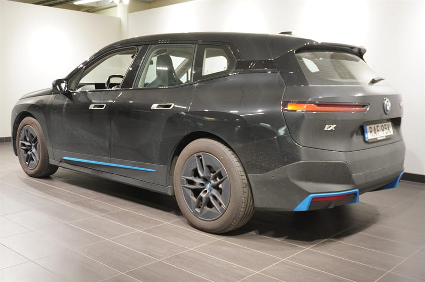 Bild 2 av BMW iX xDrive50 Navi Backkamera Driving Assistant Helljusass