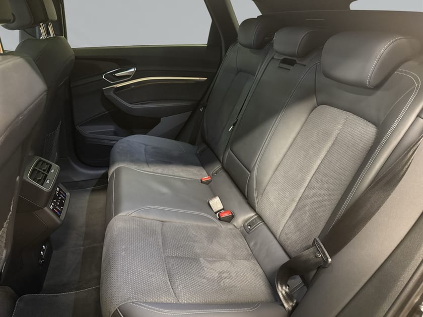 Bild 5 av Audi e-tron 55 quattro S-line 300,00 KW Pano, B&O, drag