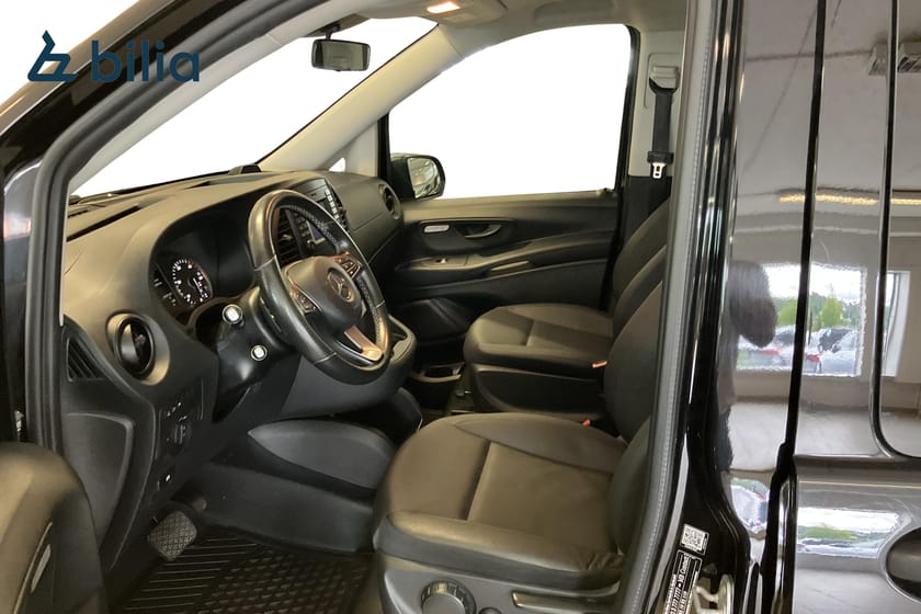 Bild 4 av Mercedes-Benz Vito Mixto 119 BlueTEC 4MATIC 3.0t Moms/S&v-däck/Dragkrok/Värmare/Backkamera