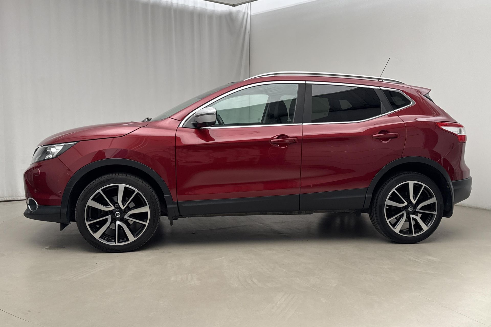 Nissan Qashqai 1.2 DIG-T 2016, kuva 2/10