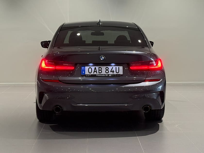 Bild 4 av BMW 330e Sedan M sport Adpt Farth Hifi Rattvärme 19" PDC Sportstolar