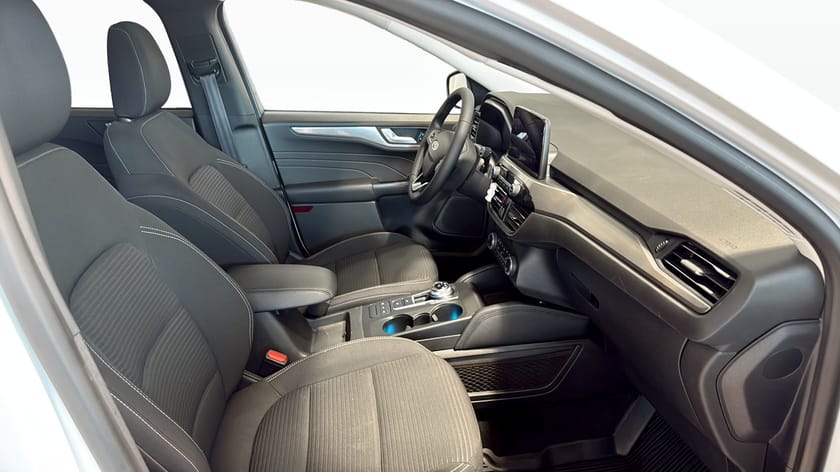 Bild 3 av Ford Kuga Plug-In Hybrid Titanium Laddhybrid med Vinterpaket