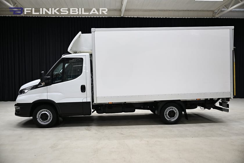 Bild 3 av Iveco Daily 35-140 Chassi Cab 136HK Automat|Volymskåp|BG-Lyft|Sidodörr|Lågmil|Leasbar