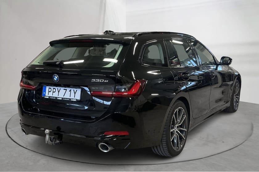 Bild 3 av BMW 330e xDrive Touring 330 LCI G21 (292hk) Connected edt