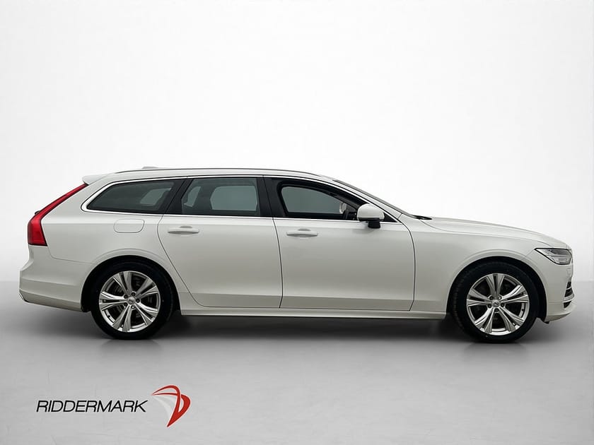 Bild 4 av Volvo V90 Recharge T8 AWD Momentum Värmare Drag Carplay