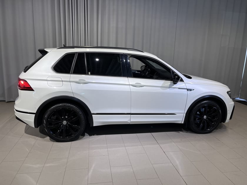 Bild 4 av Volkswagen Tiguan R-line 2.0 TDI 190hk 4M DSG, Black / Drag