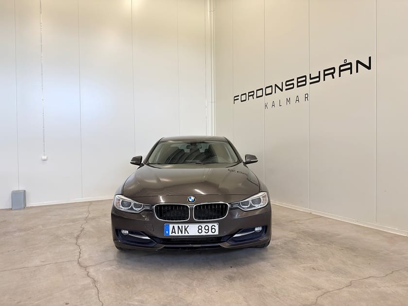 Bild 4 av BMW 320d xDrive Sedan Automat Sport Line PDC Elstolar