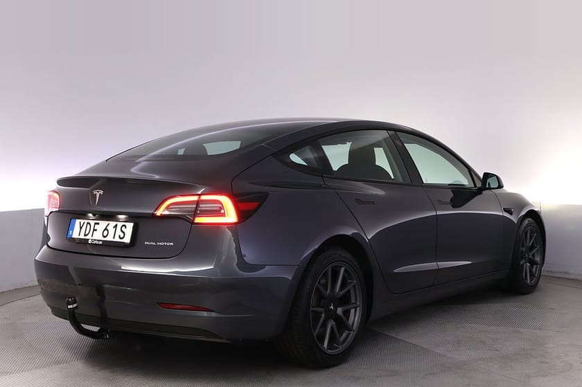 Bild 5 av Tesla Model 3 Long Range AWD Refresh Autopilot Panorama Drag