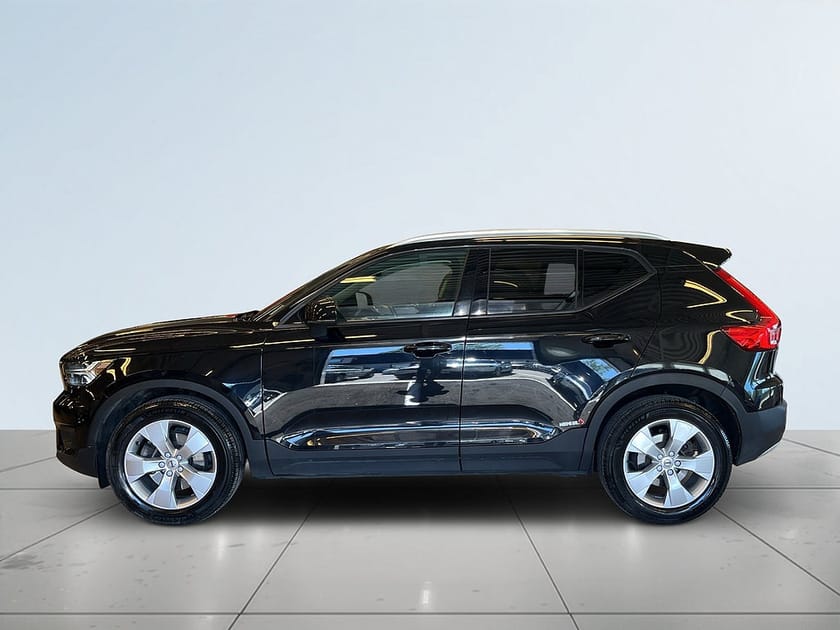Bild 4 av Volvo XC40 B4 AWD Momentum Drag/Kamera/P-Värm/S&V-Hjul/Full servad