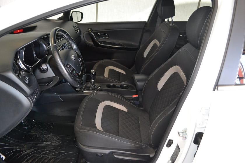 Bild 4 av Kia cee'd_sw 1.6 CRDi GT-Line Manuell Drag Navi 136hk