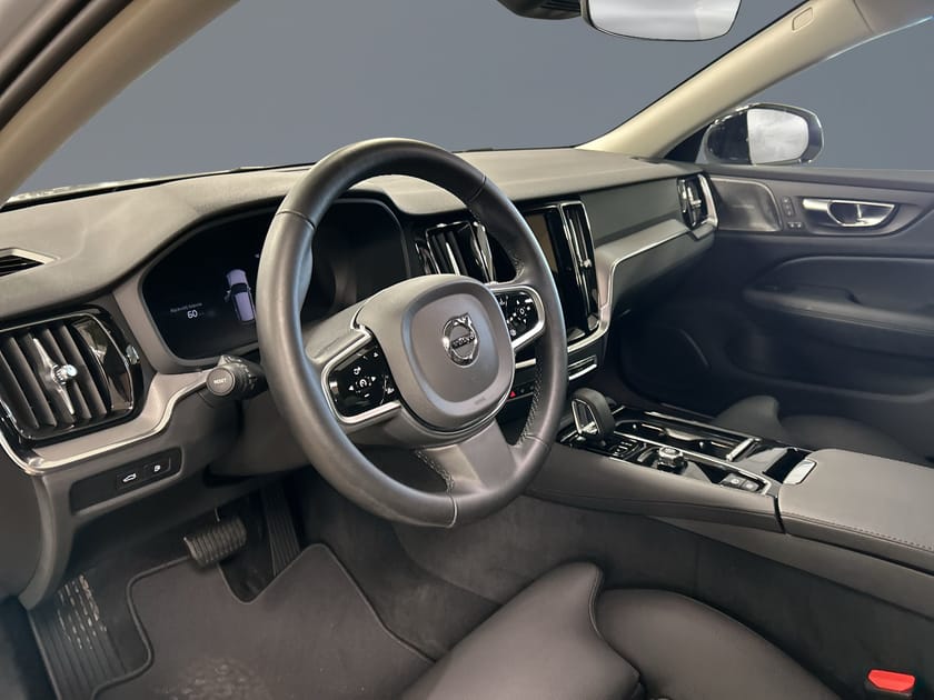 Bild 5 av Volvo V60 T6 AWD Plus Dark Nordic Edition//360-kamera//Drag//