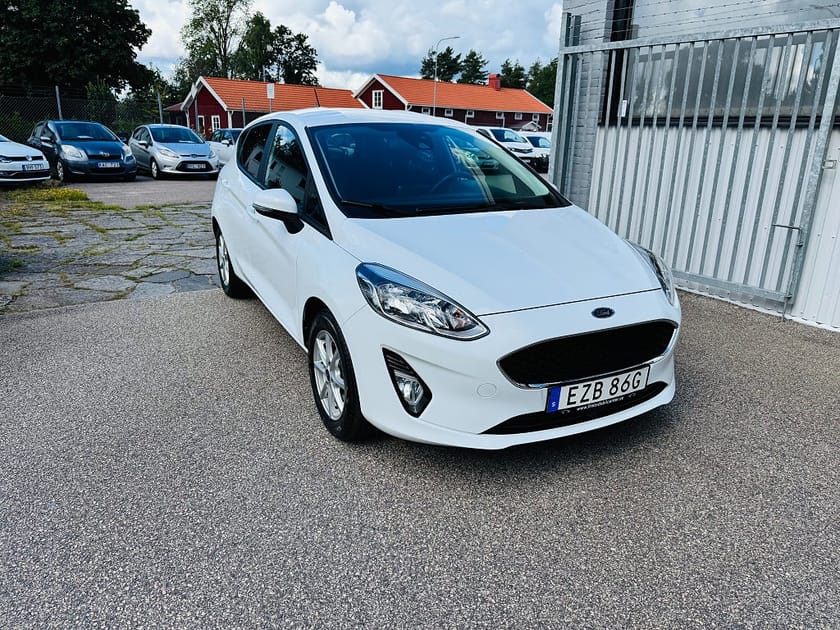 Bild 1 av Ford Fiesta 1.0 100HK ECOBOOST 5-D TREND / CARPLAY / 5600Mil