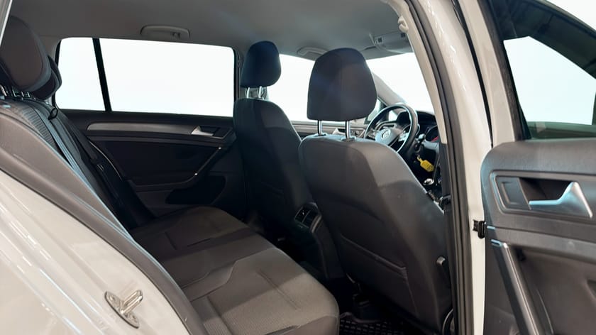 Bild 5 av Volkswagen Golf Sportscombi 1.0 TSI  (110hk) CARPLAY / DRAG