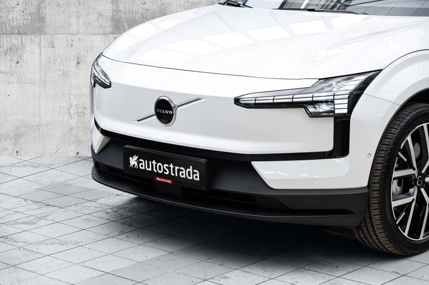 Bilde 2 av Volvo EX30 Twin Motor Performance Ultra, 20` , Glasstak, Navi, 360` kamera