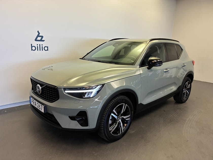 Bild 1 av Volvo XC40 B4 FWD Bensin Plus Dark / Keyless / Dragkrok / Navigation / Backkamera /