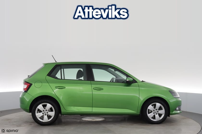 Bild 2 av Škoda Fabia 1.2 TSI 110hk Elegance Kupévärmare Farthållare Nys