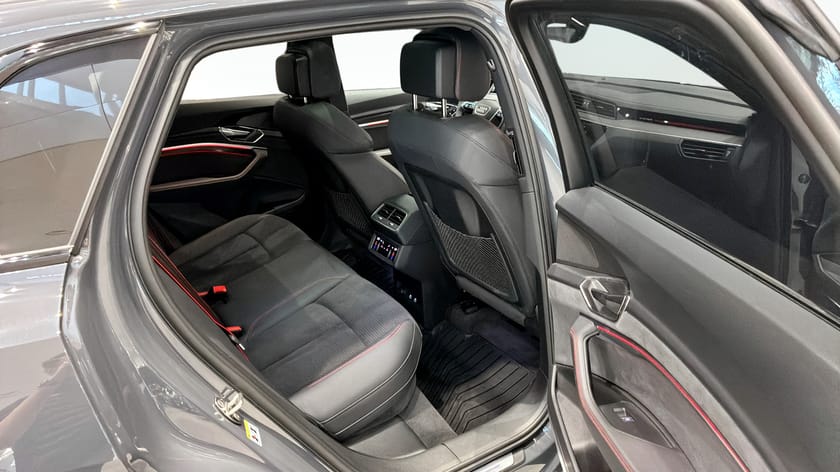 Bild 5 av Audi Q8 55 e-tron quattro | S-Line | B&O | Pano | 360 | Moms | 408hk