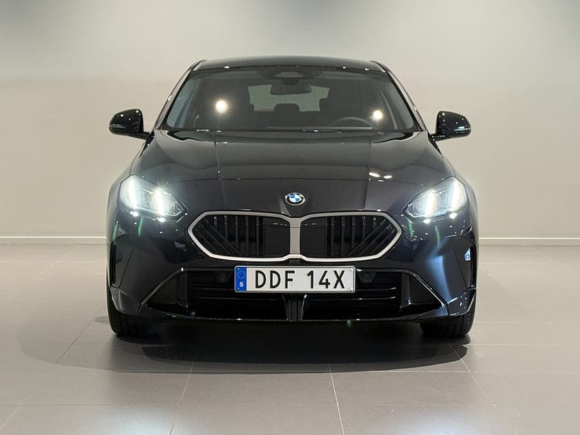 Bild 2 av BMW 120 M Sport Design Backkamera Rattvärme Tonade Rutor 18"