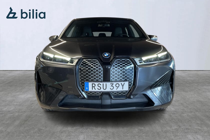 Bild 2 av BMW iX xDrive50 Sport Package/Drag/Shadow/360/V-Hjul/Moms