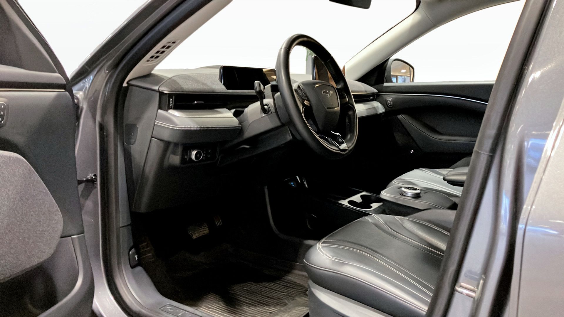 Ford Mustang Mach-E Long Range, 294hp, 2021