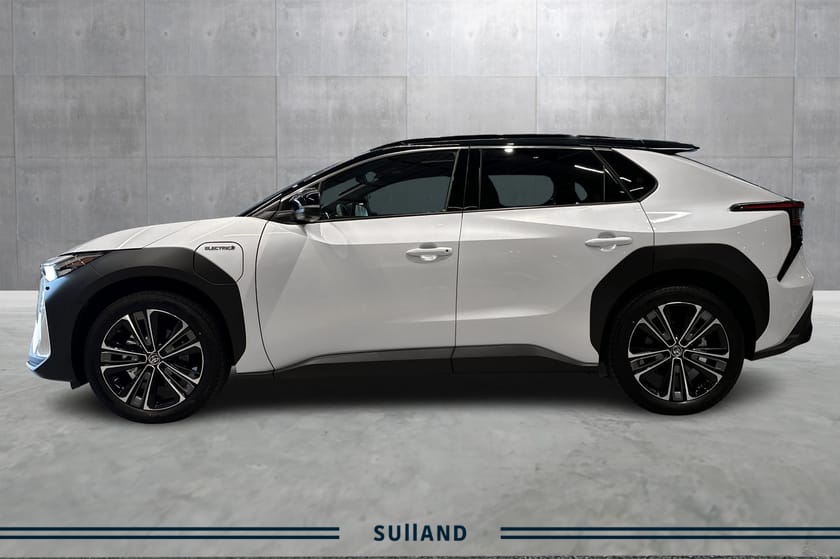 Bilde 2 av Toyota bZ4X EXEC BI-TONE PAN, RENTEKAMPANJE, TILHENGERFESTE++