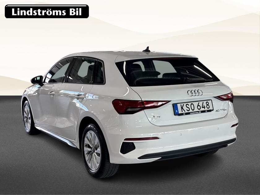 Bild 4 av Audi A3 Sportback 40 TFSI e S Tronic Comfort Sommar/Vinterhjul